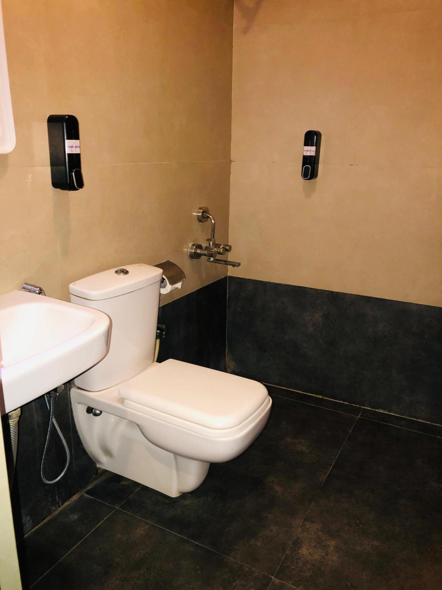 Astra Hotels & Suites - Hsr Layout Sector 1, Near Ecospace Bellandur Bangalore Dış mekan fotoğraf